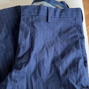 Banana Republic mens navy stripe 32/30 slim fit!! Like new! Casual or dress